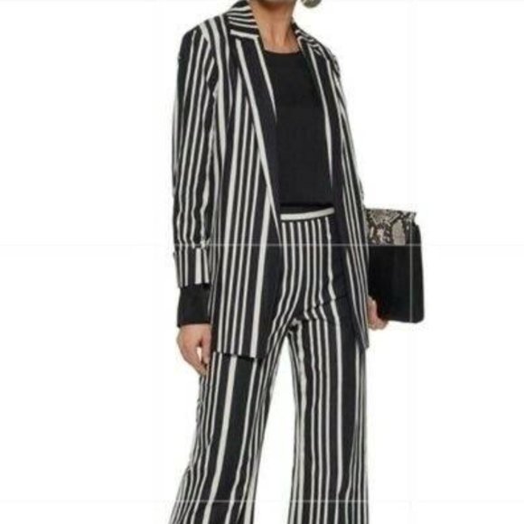 Alice + Olivia Striped Oversized Blazer/Jacket Size: M - Picture 2 of 6